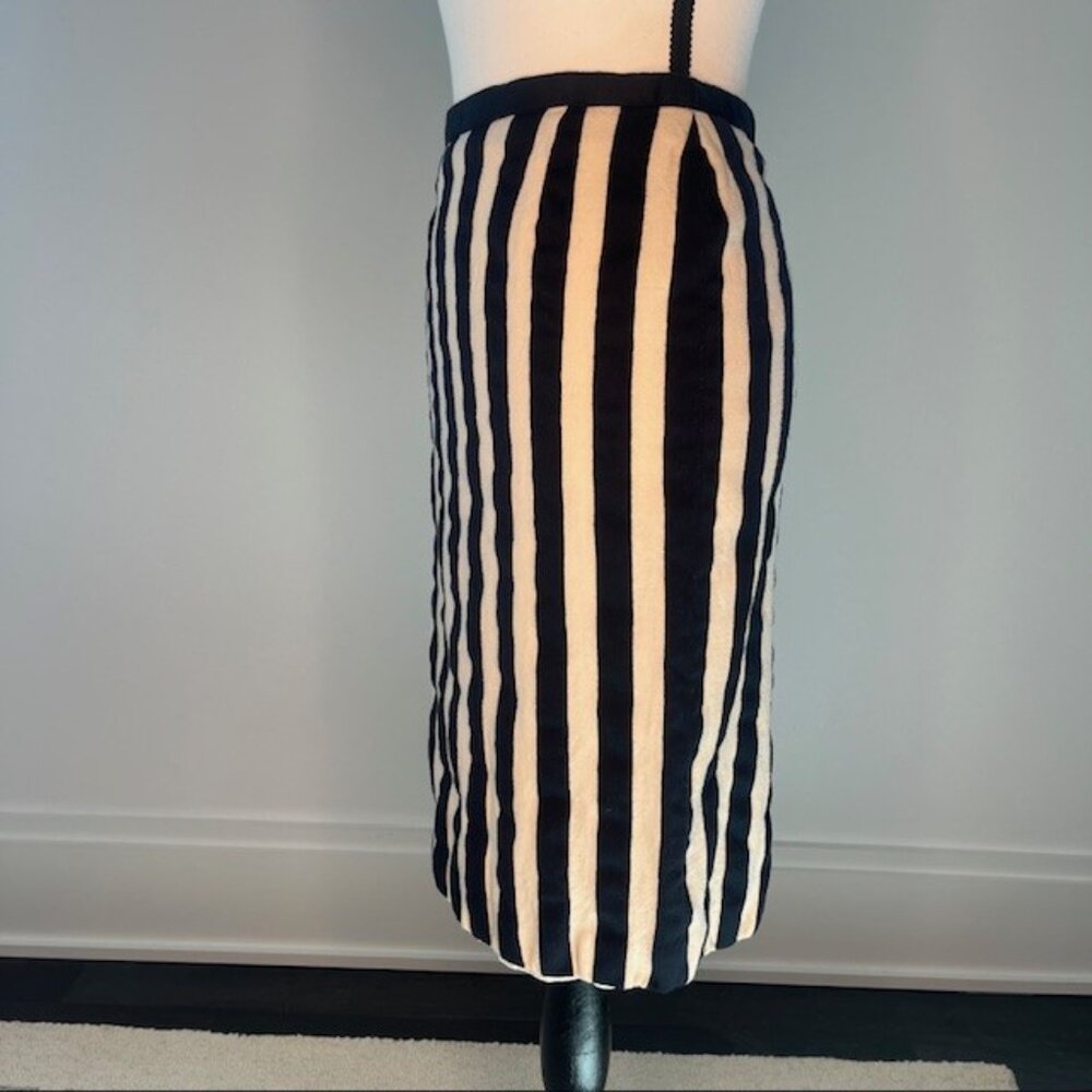 Escada Women's Black and Tan Stripes, Size 38 EUR (6 US) - Picture 2 of 5
